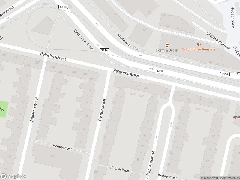 Ambulance met grote spoed naar de Dempostraat in Rotterdam