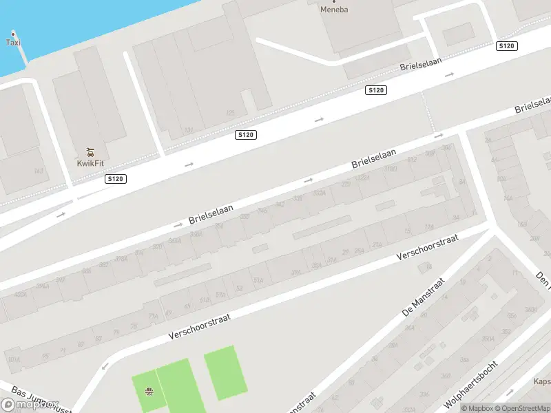 Ambulance met grote spoed naar de Brielselaan in Rotterdam