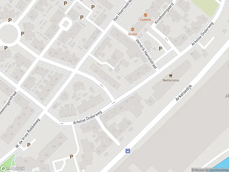 Ambulance met grote spoed naar de Hugo de Grootstraat in Gorinchem