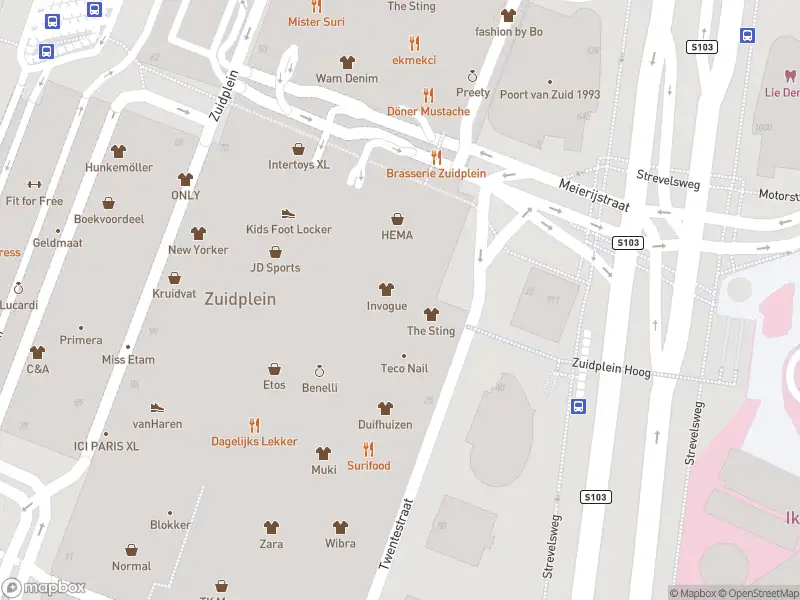 Ambulance met grote spoed naar de Zuidplein Hoog in Rotterdam