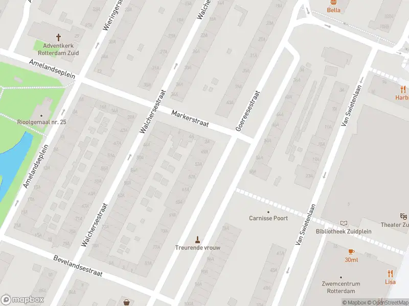 Ambulance met gepaste spoed naar de Goereesestraat in Rotterdam