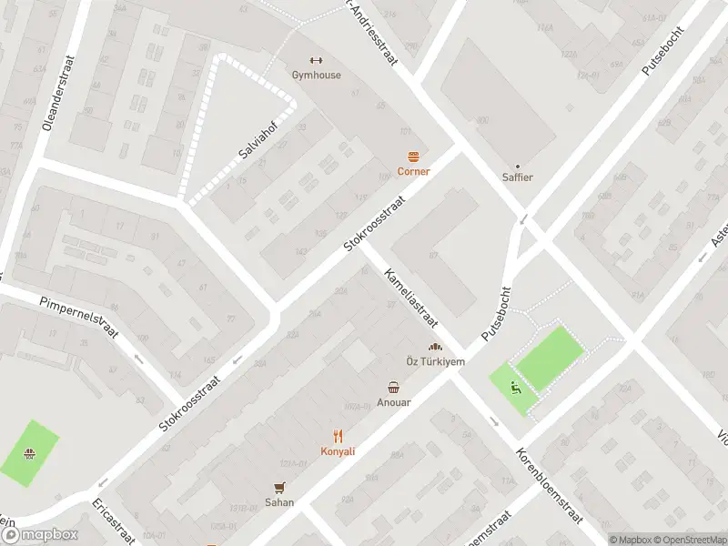 Ambulance met grote spoed naar de Stokroosstraat in Rotterdam