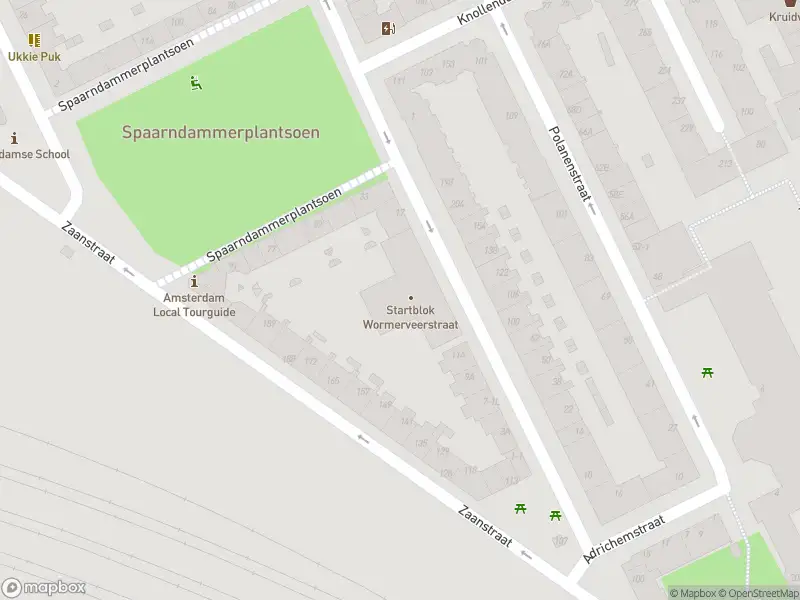 Ambulance met grote spoed naar de Spaarndammerstraat in Amsterdam