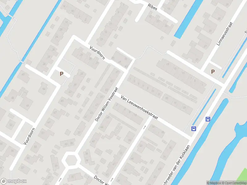 Ambulance met gepaste spoed naar de Van Leeuwenhoekstraat in Poortugaal