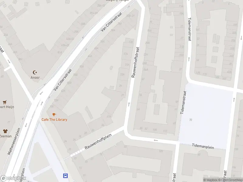 Ambulance met grote spoed naar de Rauwenhoffstraat in Rotterdam