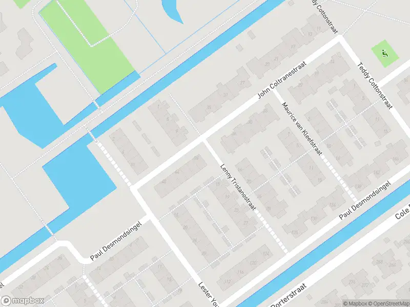 Ambulance met grote spoed naar de Lenny Tristanostraat in Rotterdam