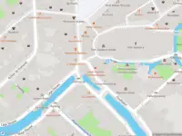 Ambulance met grote spoed naar de Dubbele Buurt in Gouda