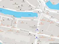 Ambulance met grote spoed naar de Reguliersbreestraat in Amsterdam