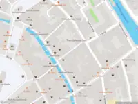 Ambulance met grote spoed naar de Cappenersteeg in Gouda