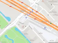 Ambulance met grote spoed naar de Stationsplein in Voorburg