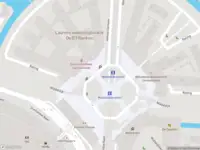 Ambulance met grote spoed naar de Middeldijkerplein in Barendrecht