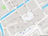 Ambulance met grote spoed naar de Bastiaansplein in Delft