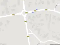 Brandweer met grote spoed naar de Lauensteinstraat in Schoonebeek vanwege voertuigbrand