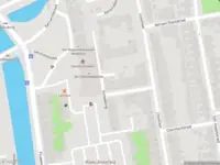 Ambulance met grote spoed naar de Kolfwetering in Gouda