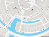 Brandweer met gepaste spoed naar de Zuidergracht in Assen