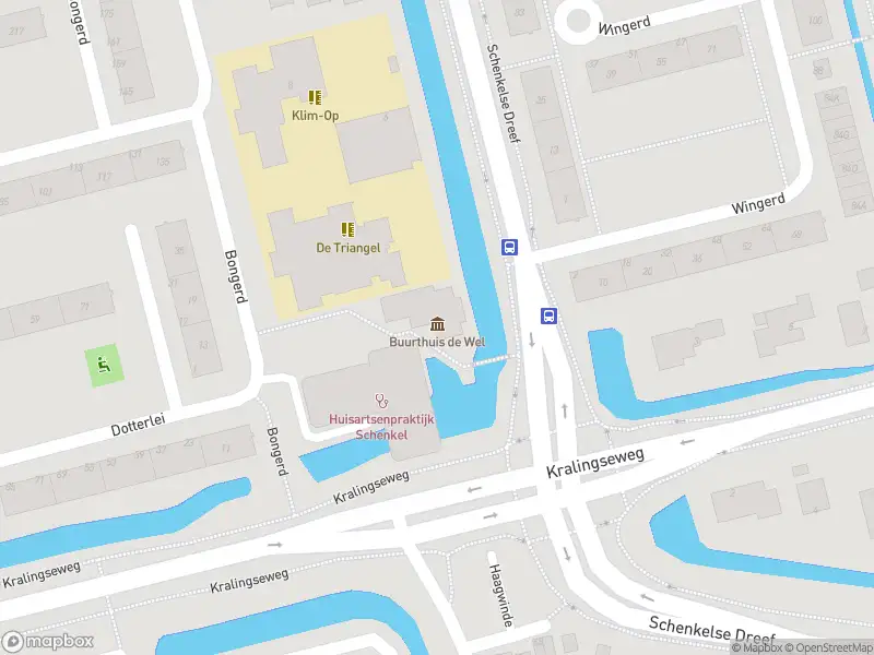 Ambulance met grote spoed naar de Bongerd in Capelle aan den IJssel