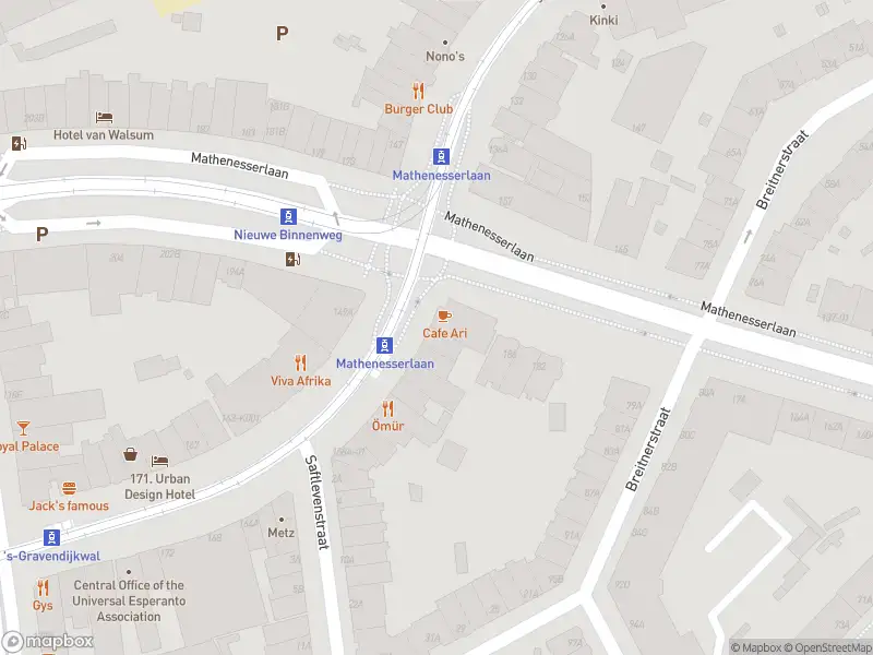 Ambulance met grote spoed naar de Nieuwe Binnenweg in Rotterdam