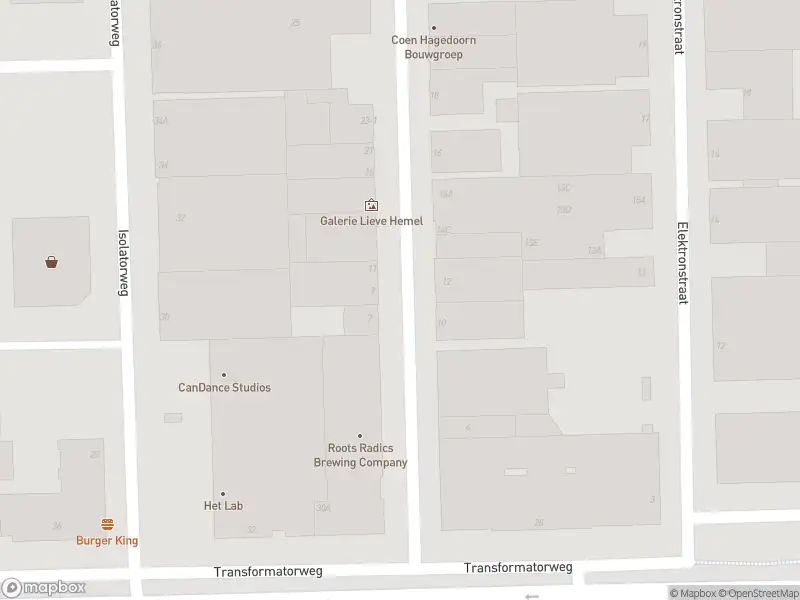 Ambulance met gepaste spoed naar de Elementenstraat in Amsterdam