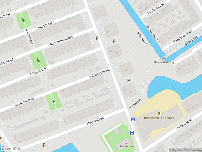 Ambulance met grote spoed naar de Vulcanusstraat in Leiden