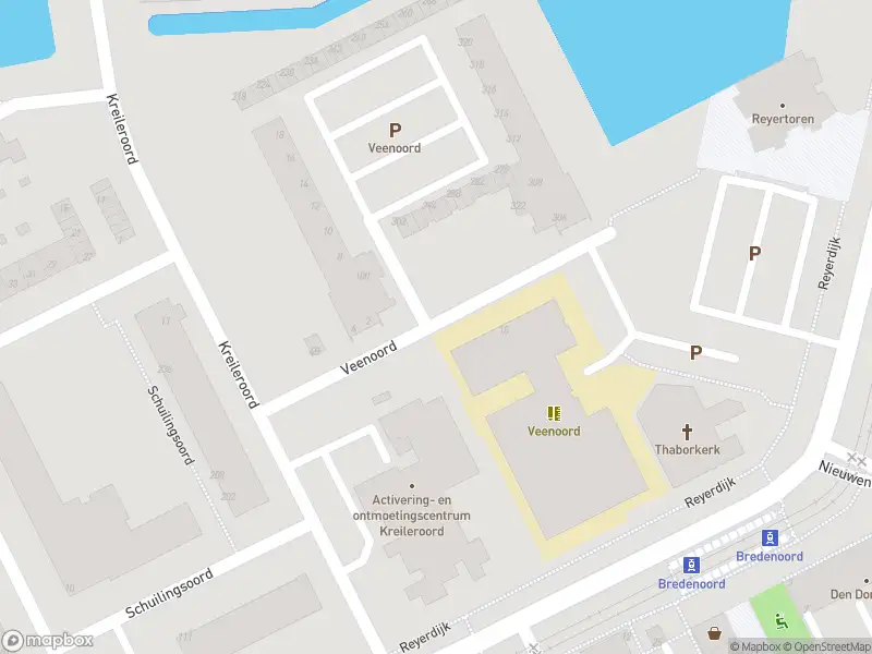 Ambulance met grote spoed naar de Veenoord in Rotterdam