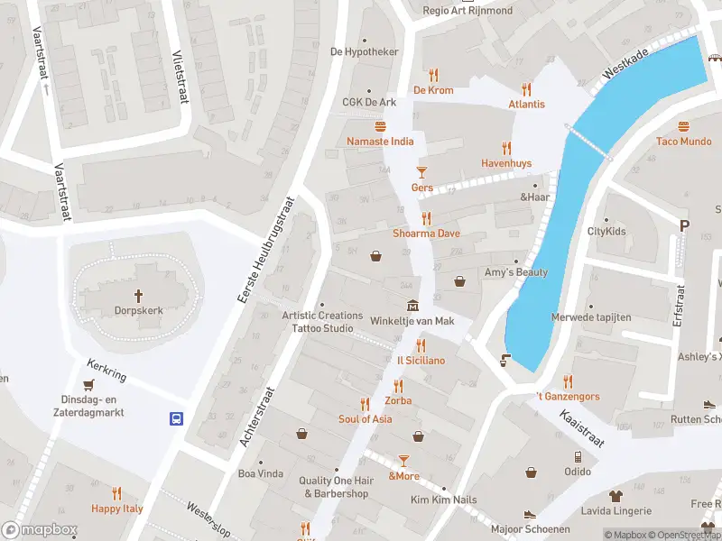 Ambulance met gepaste spoed naar de Voorstraat in Spijkenisse