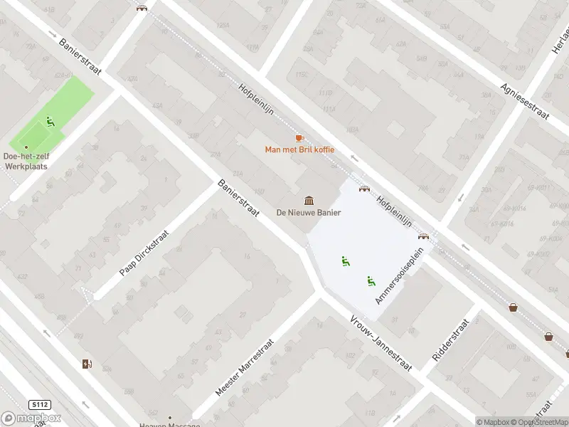 Ambulance met gepaste spoed naar de Banierstraat in Rotterdam