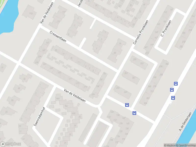 Ambulance met gepaste spoed naar de Cressantlaan in Alkmaar