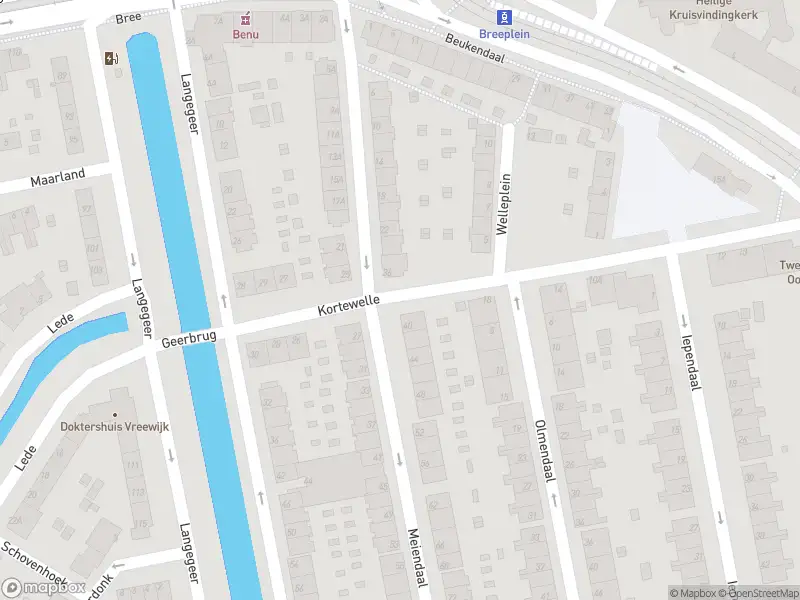 Ambulance met grote spoed naar de Meiendaal in Rotterdam