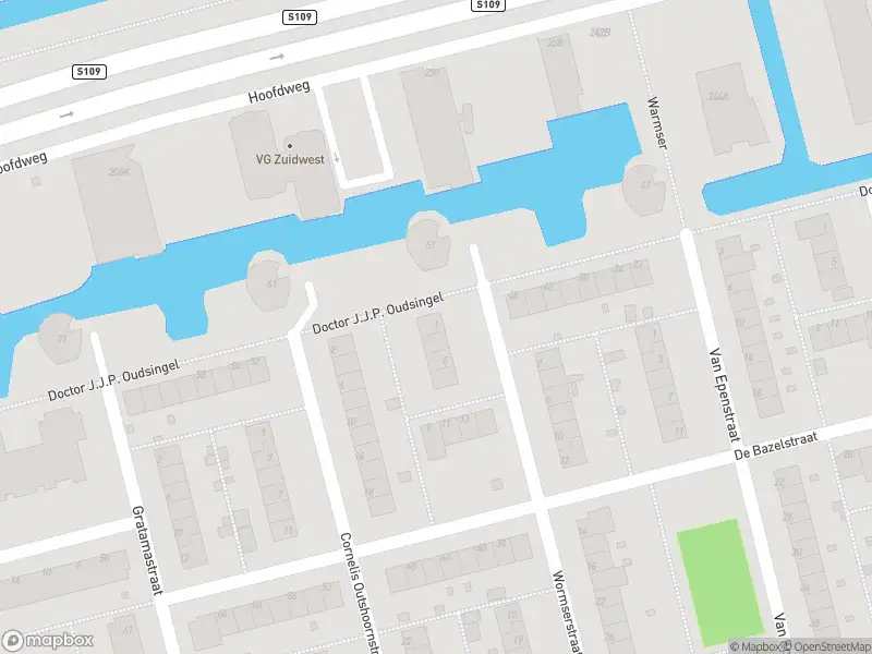 Ambulance met grote spoed naar de Wormserstraat in Rotterdam