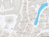 Ambulance met gepaste spoed naar de Voorstraat in Spijkenisse