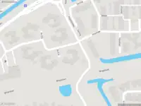 Ambulance met grote spoed naar de De Eik in Hellevoetsluis