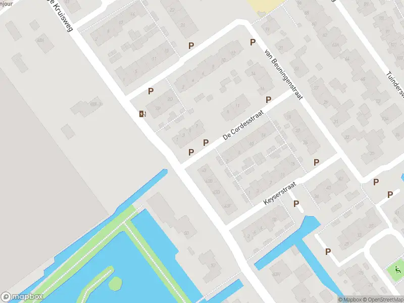 Ambulance met grote spoed naar de De Cordesstraat in Maasdijk