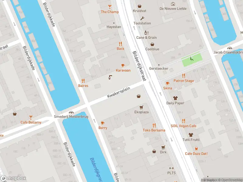 Ambulance met grote spoed naar de Kwakersplein in Amsterdam