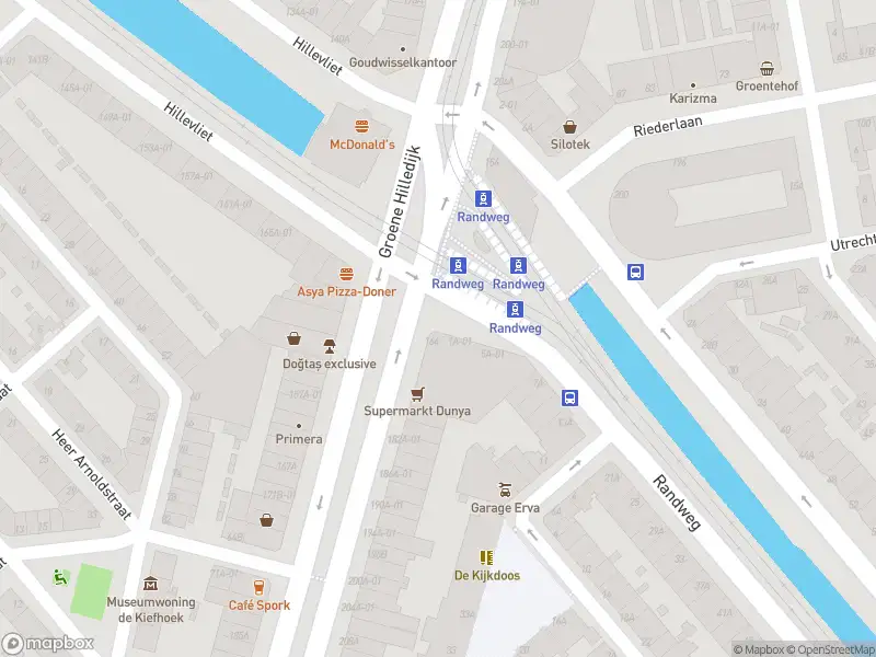 Ambulance met grote spoed naar de Groene Hilledijk in Rotterdam