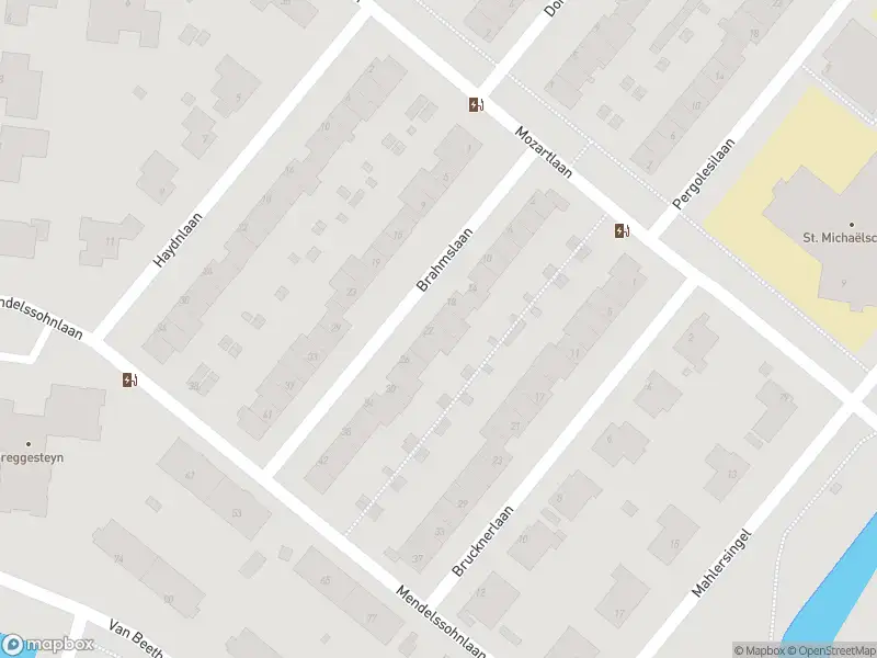 Ambulance naar de Mozartlaan in Rotterdam