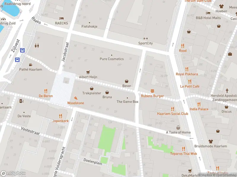 Ambulance met gepaste spoed naar de Drossestraat in Haarlem