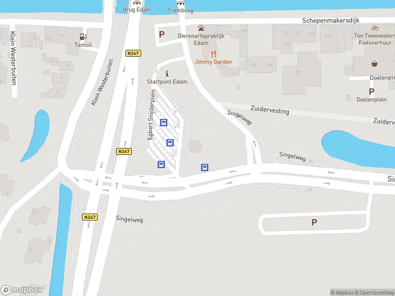 Ambulance naar de Egbert Snijderplein in Edam