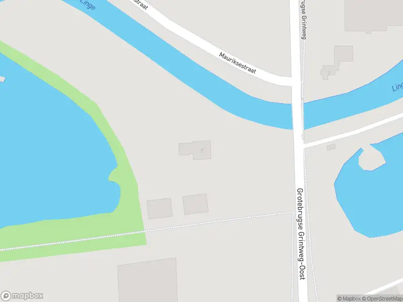 Brandweer met gepaste spoed naar de Grotebrugse Grintweg-Oost in Tiel vanwege een buitenbrand