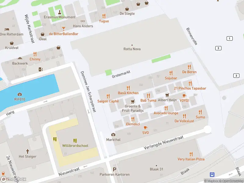 Ambulance met gepaste spoed naar de Ds. Jan Scharpstraat in Rotterdam