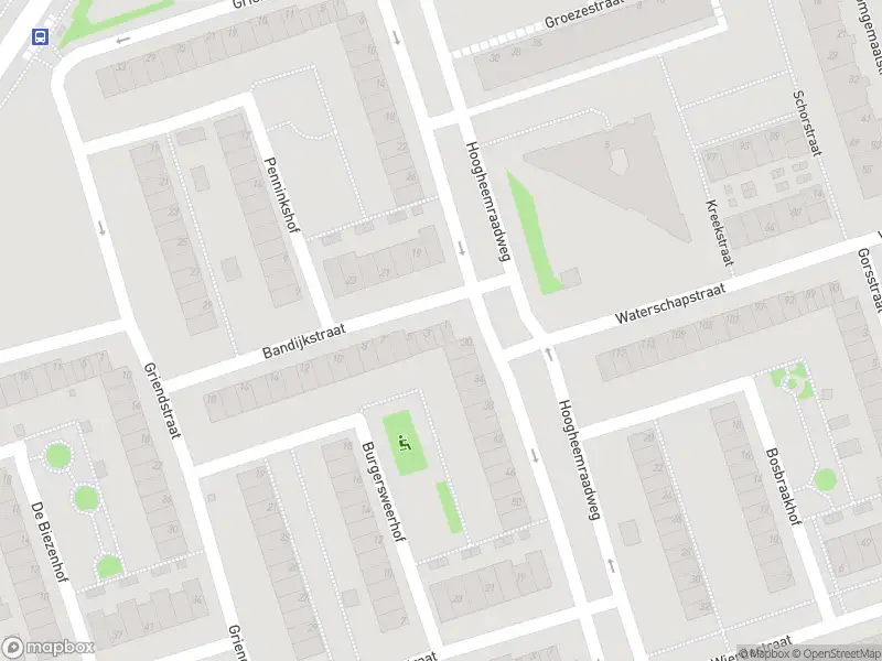 Ambulance met grote spoed naar de Bandijkstraat in Amsterdam