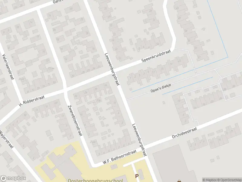 Brandweer met grote spoed naar de Leeuwenburgstraat in Groningen vanwege voertuigbrand