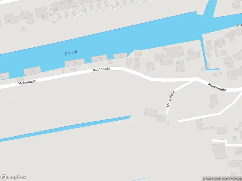 Ambulance met gepaste spoed naar de Molenkade in Leimuiden