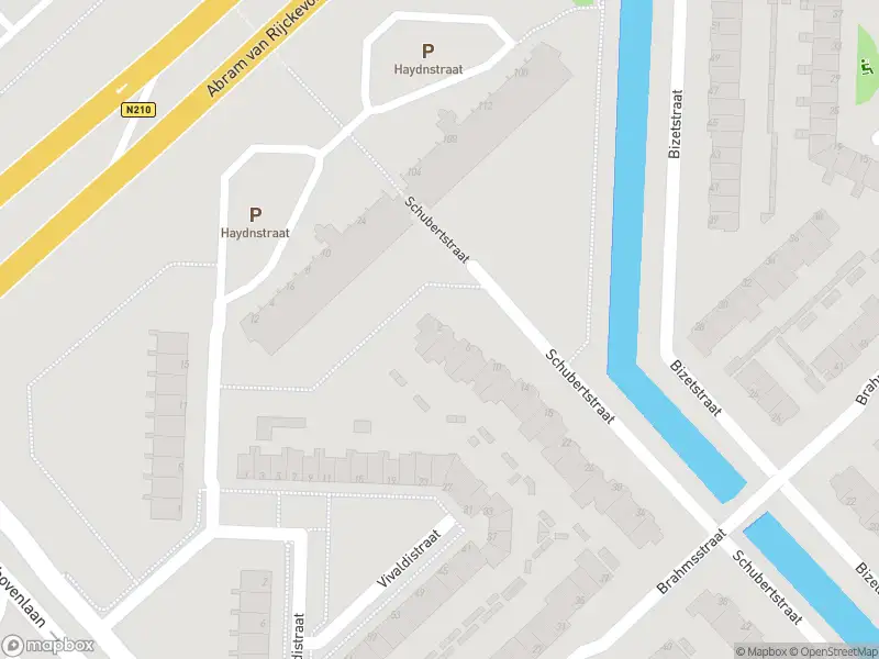 Ambulance met gepaste spoed naar de Schubertstraat in Capelle aan den IJssel