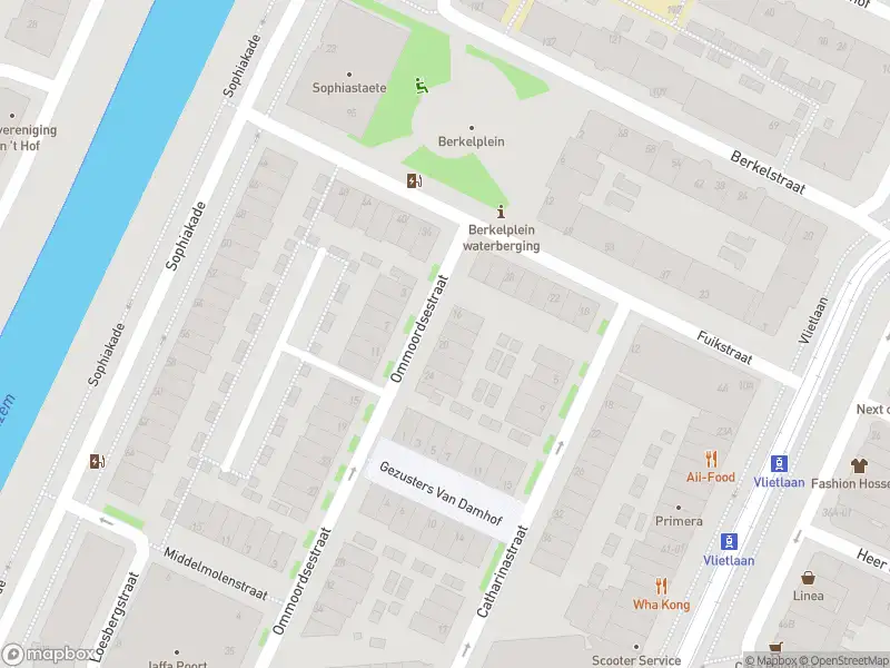 Ambulance met grote spoed naar de Ommoordsestraat in Rotterdam