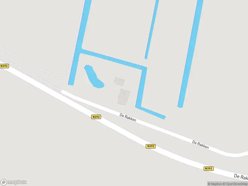 Politie met grote spoed naar de De Rakken in Tijnje vanwege voertuigen te water