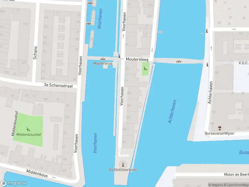 Ambulance met gepaste spoed naar de Voorhaven in Rotterdam