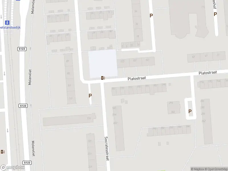 Ambulance met grote spoed naar de Socratesstraat in Rotterdam