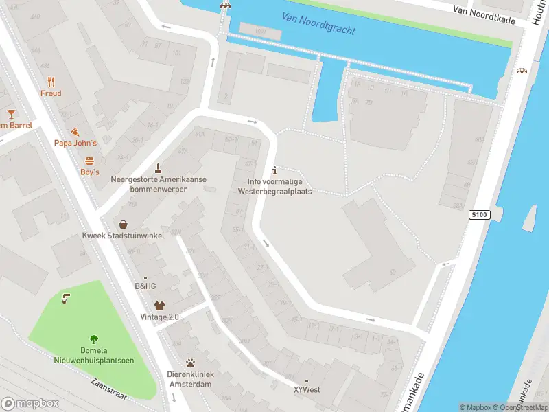 Ambulance met grote spoed naar de Westzaanstraat in Amsterdam