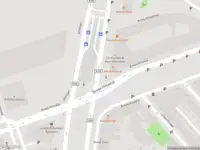 Ambulance met gepaste spoed naar de Brede Hilledijk in Rotterdam