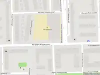 Ambulance met grote spoed naar de Abraham Kuyperplein in Amsterdam